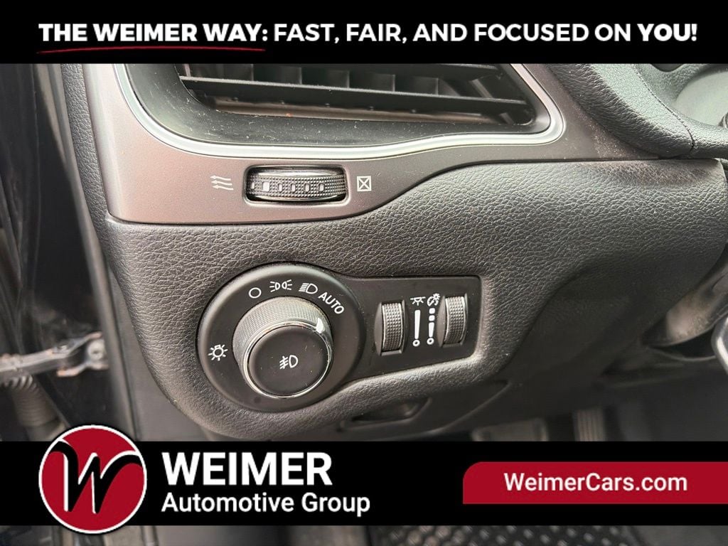 Pre-Owned 2020 Jeep Cherokee Latitude Plus - photo - 20
