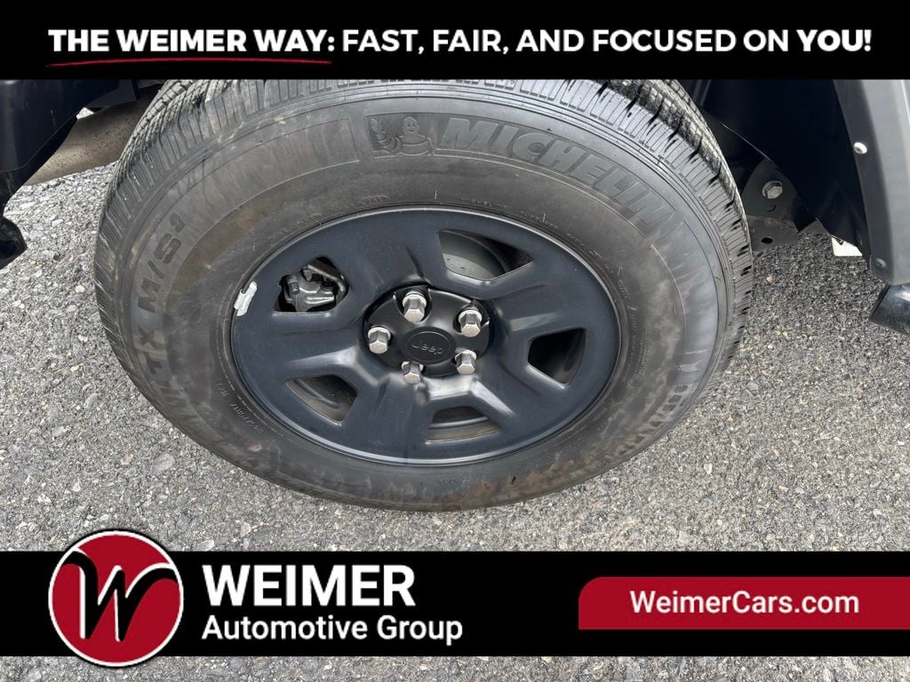 Pre-Owned 2022 Jeep Wrangler Sport - photo - 5