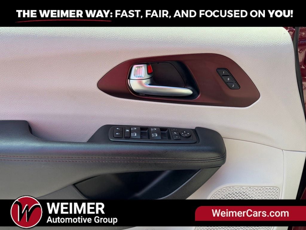 Pre-Owned 2020 Chrysler Pacifica Limited - photo - 27