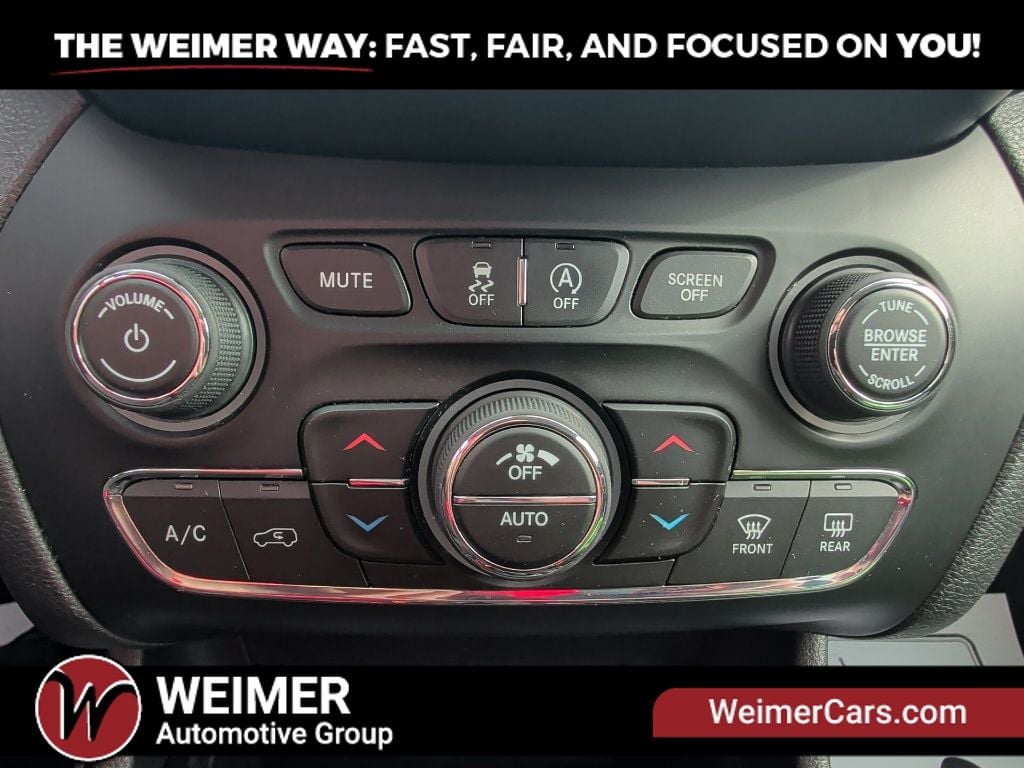 Pre-Owned 2019 Jeep Cherokee Limited - photo - 22