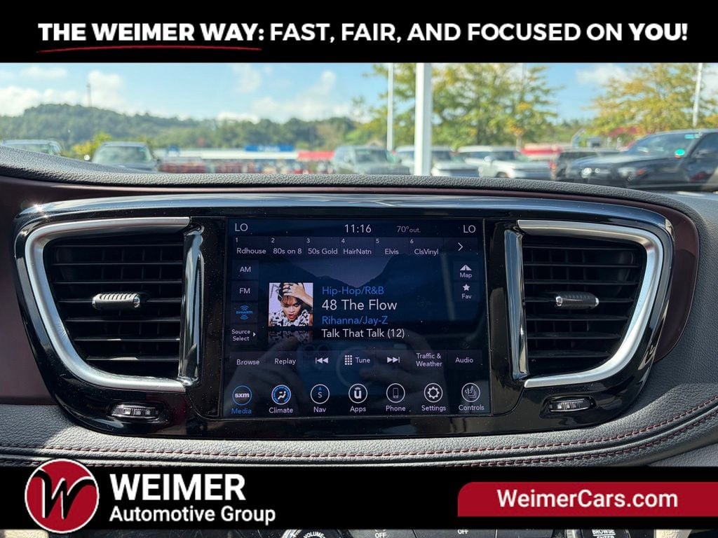 Pre-Owned 2020 Chrysler Pacifica Limited - photo - 29