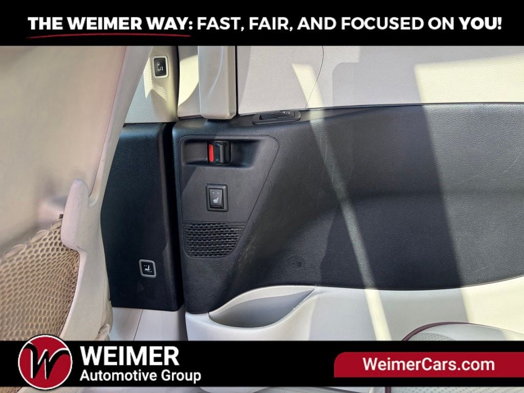 Pre-Owned 2020 Chrysler Pacifica Limited - photo - 23