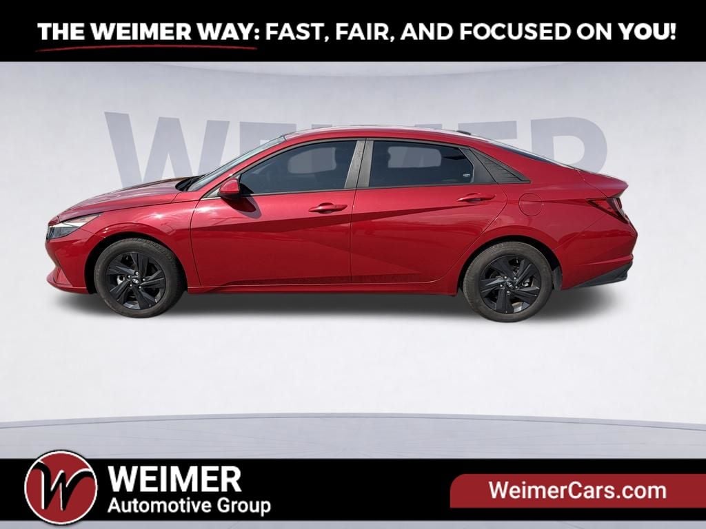 Pre-Owned 2023 Hyundai Elantra SEL - photo - 1