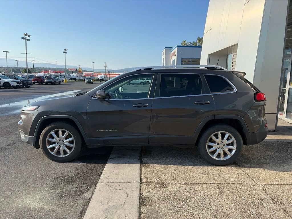 Pre-Owned 2017 Jeep Cherokee Limited - photo - 5