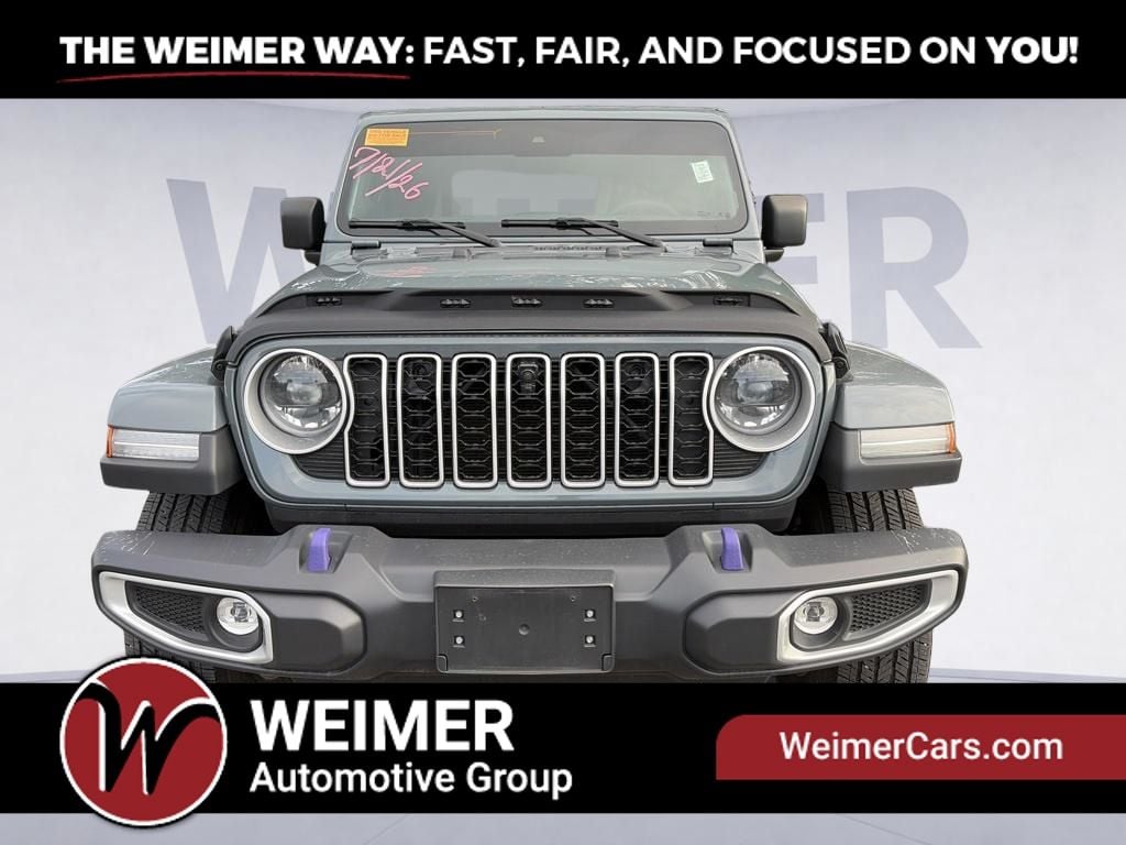 Pre-Owned 2024 Jeep Wrangler Sahara - photo - 1