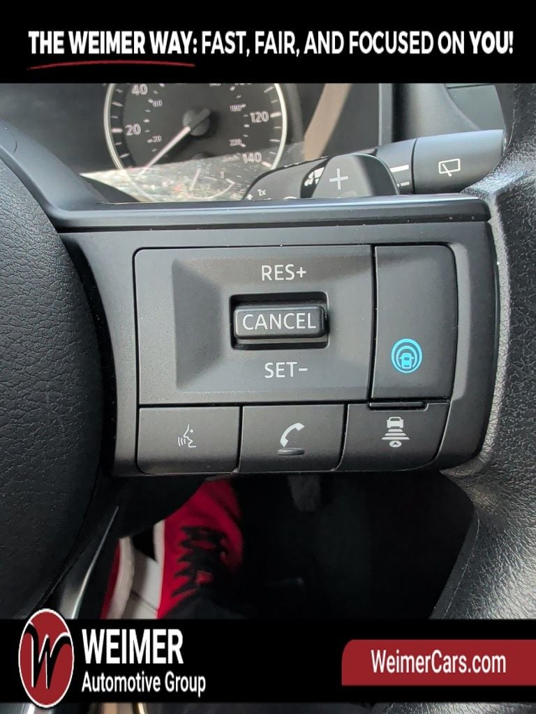 Pre-Owned 2024 Nissan Rogue SV - photo - 27