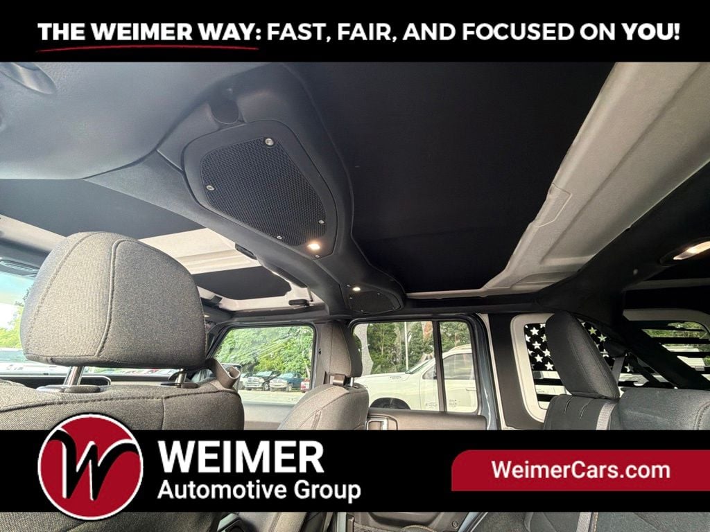 Pre-Owned 2024 Jeep Wrangler Sahara - photo - 18