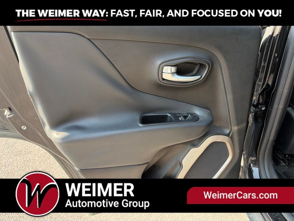 Pre-Owned 2015 Jeep Renegade Limited - photo - 10