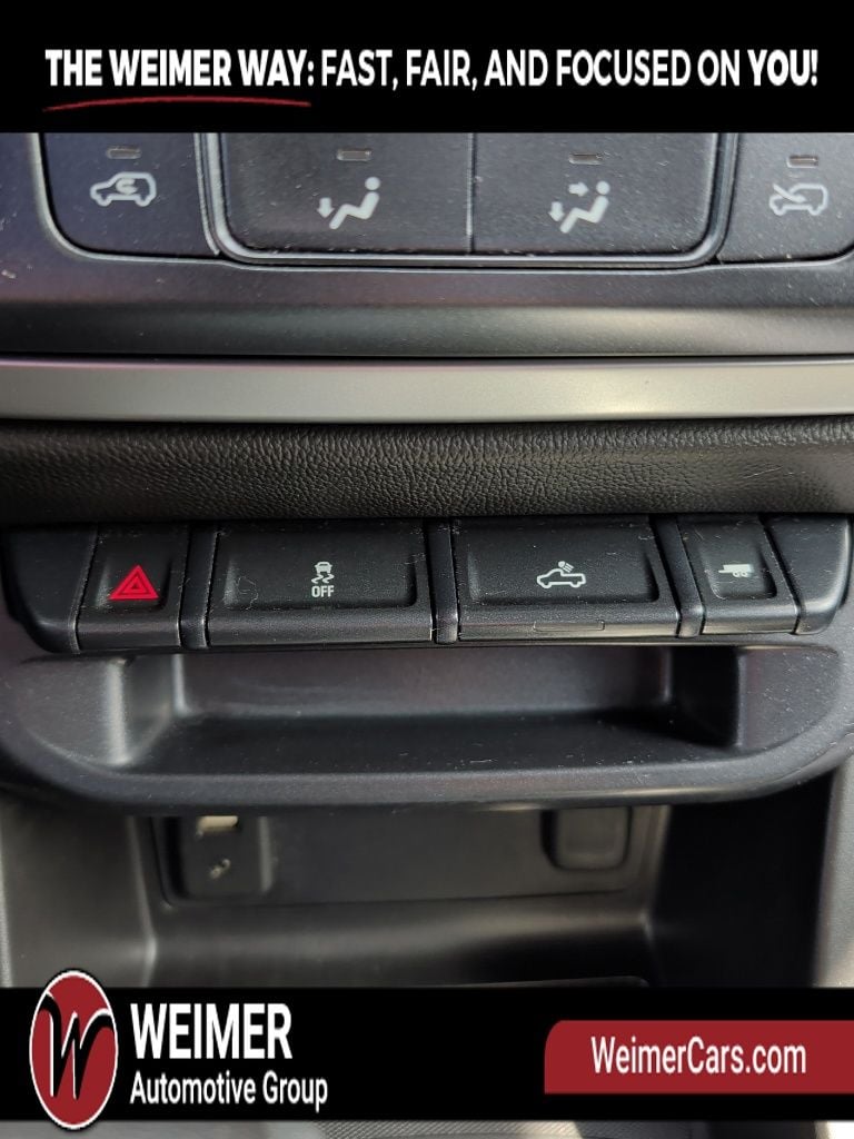 Pre-Owned 2017 Chevrolet Colorado LT - photo - 21