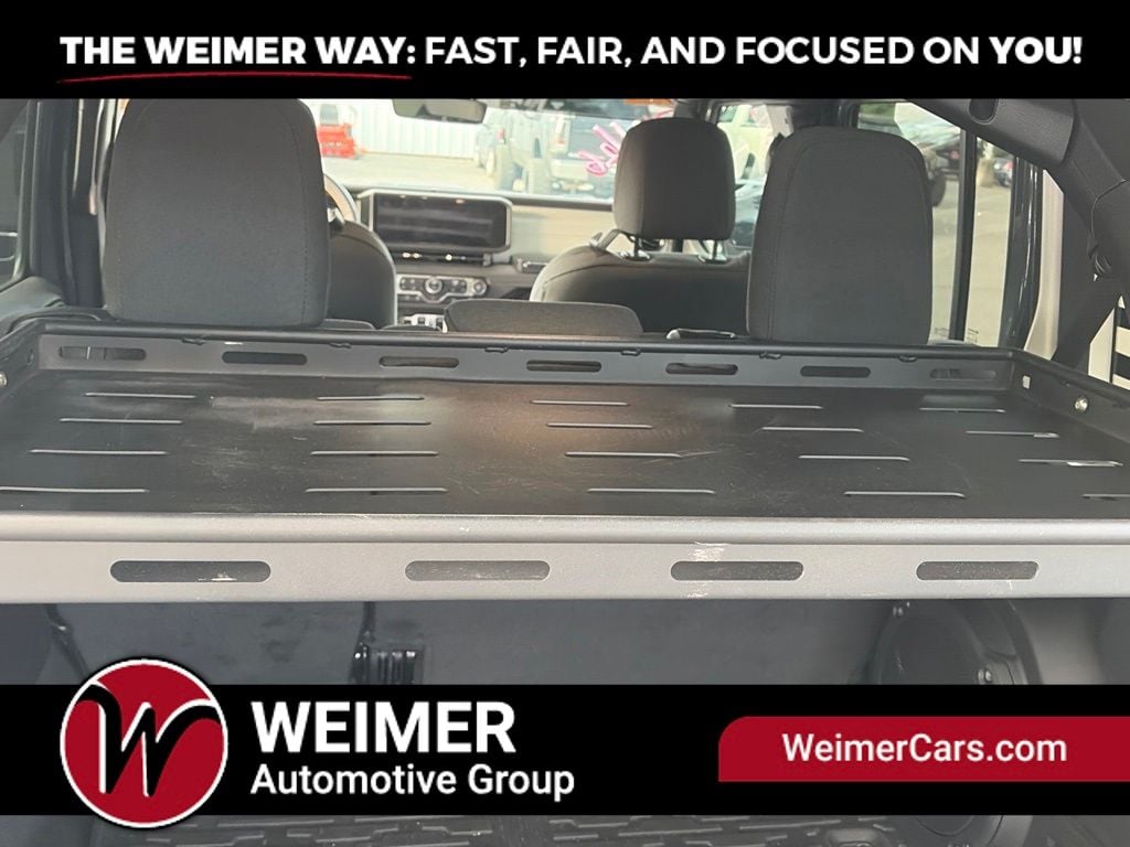 Pre-Owned 2024 Jeep Wrangler Sahara - photo - 21