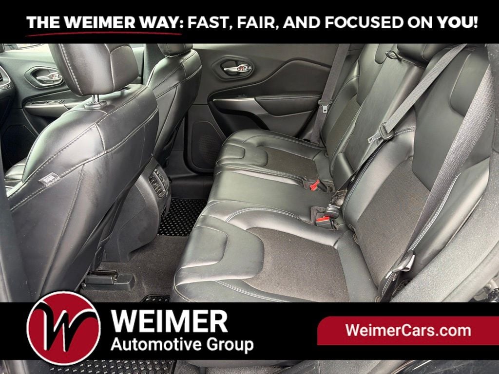 Pre-Owned 2020 Jeep Cherokee Latitude Plus - photo - 13