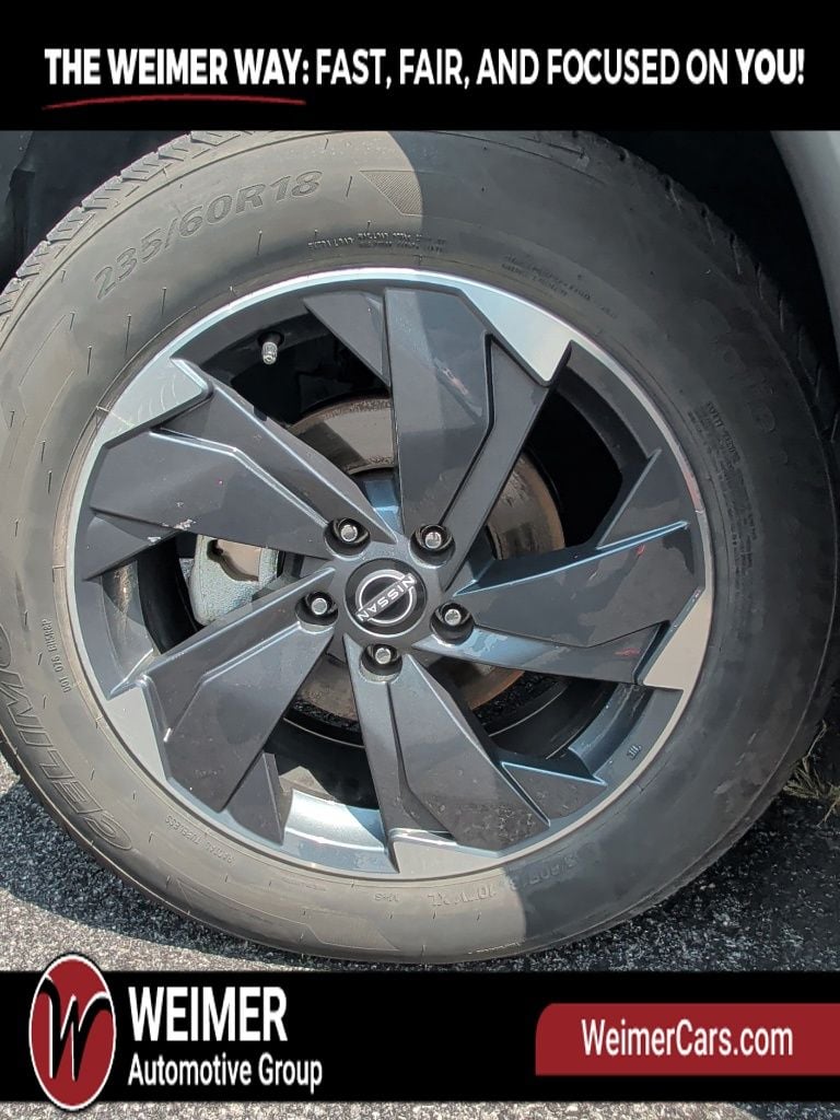Pre-Owned 2024 Nissan Rogue SV - photo - 10