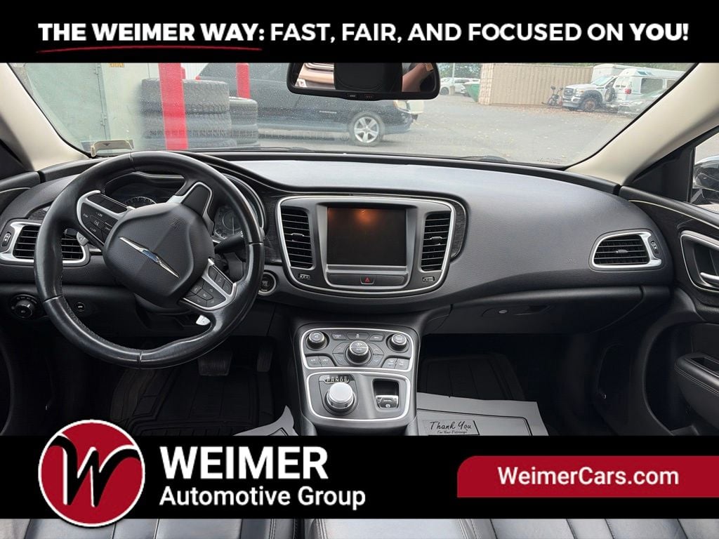 Pre-Owned 2015 Chrysler 200 C - photo - 12