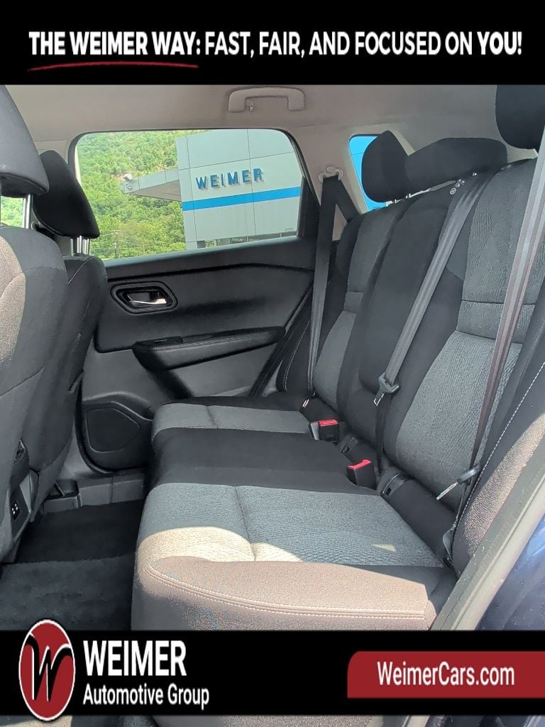 Pre-Owned 2024 Nissan Rogue SV - photo - 13
