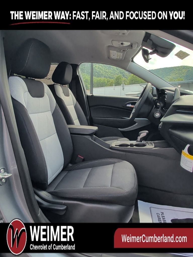 New 2026 Chevrolet Trax LS - photo - 13