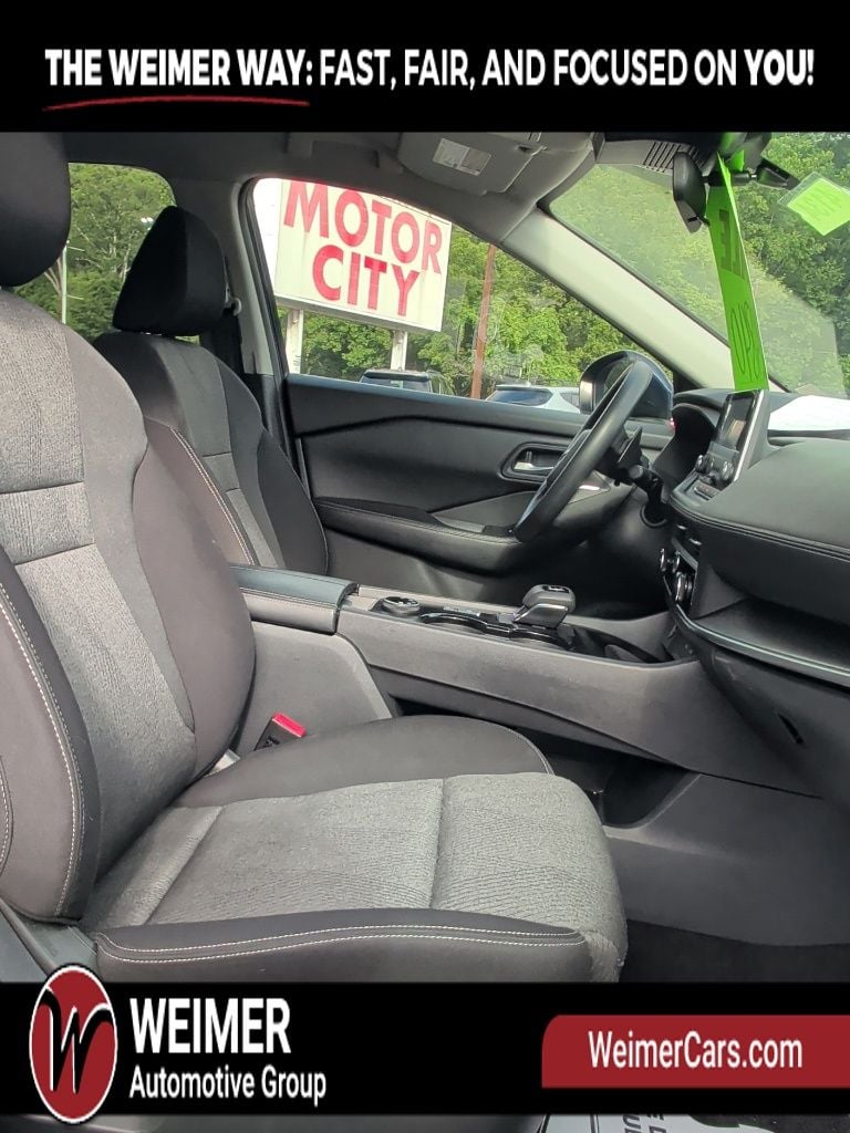 Pre-Owned 2024 Nissan Rogue SV - photo - 16