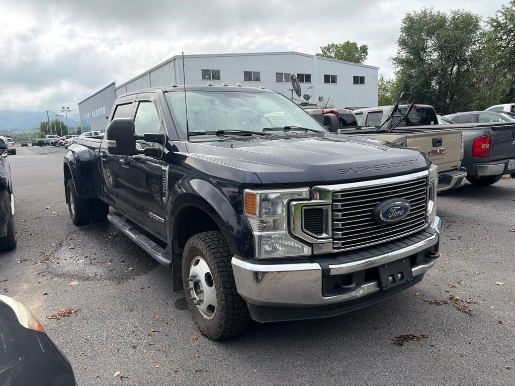 Pre-Owned 2022 Ford F-350SD XLT - photo - 2