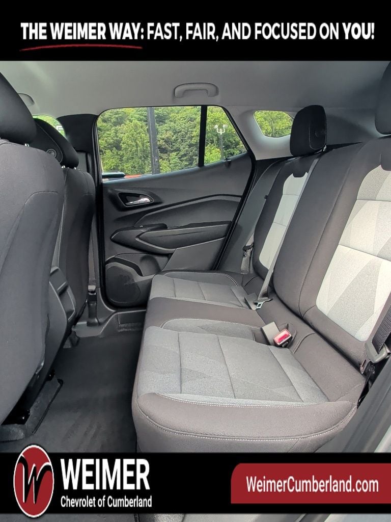 New 2026 Chevrolet Trax LS - photo - 10
