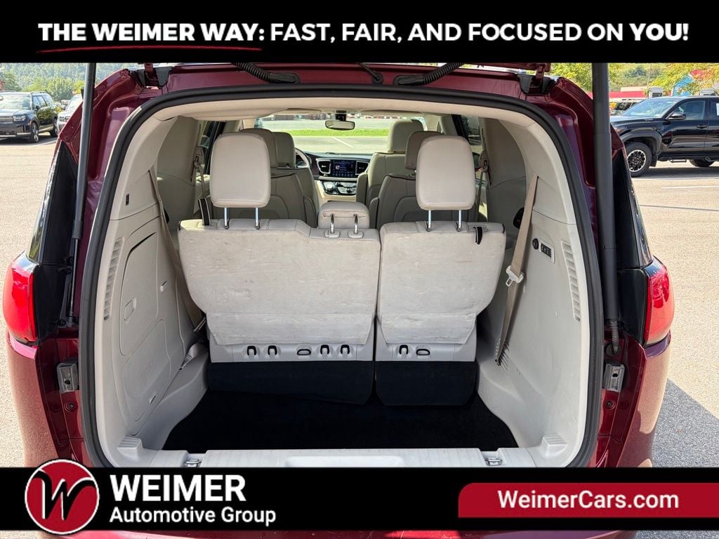 Pre-Owned 2020 Chrysler Pacifica Limited - photo - 35