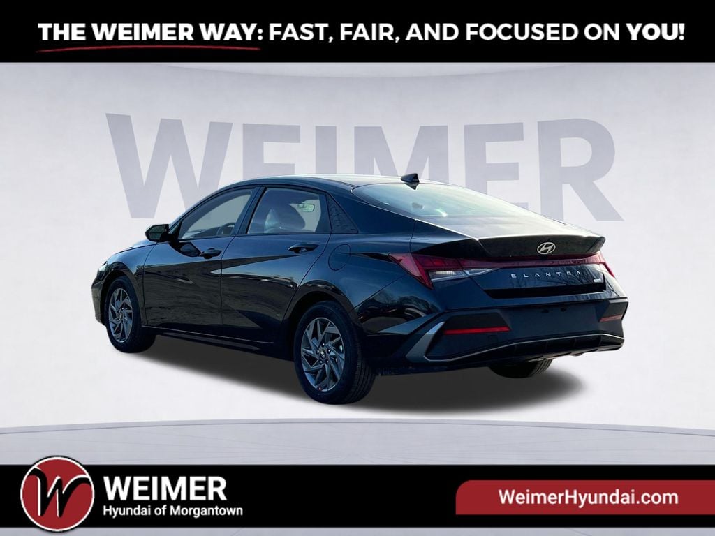 New 2025 Hyundai Elantra Hybrid Blue - photo - 4