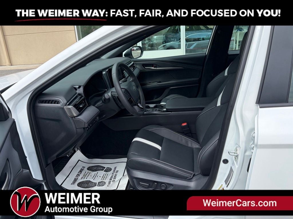 Pre-Owned 2026 Toyota Camry SE - photo - 21