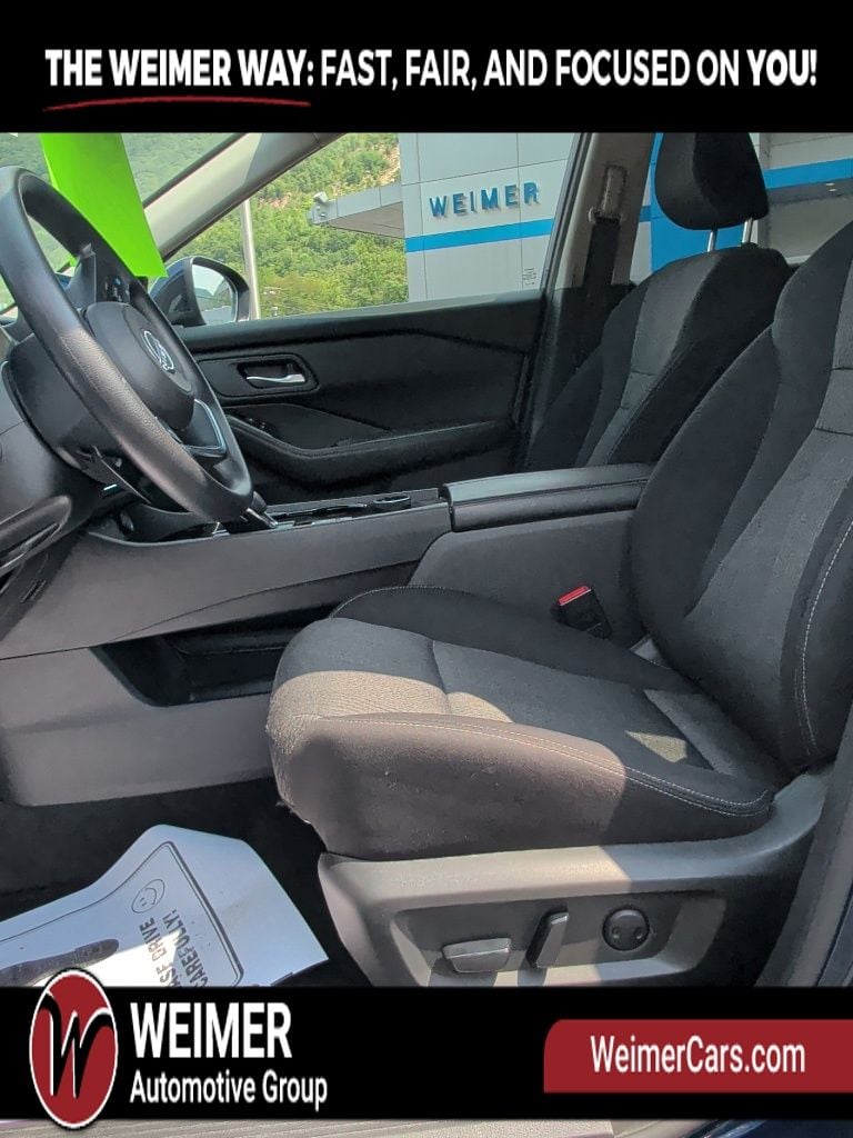 Pre-Owned 2024 Nissan Rogue SV - photo - 12