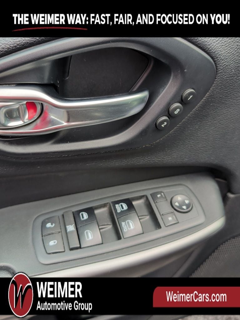 Pre-Owned 2019 Jeep Cherokee Limited - photo - 10